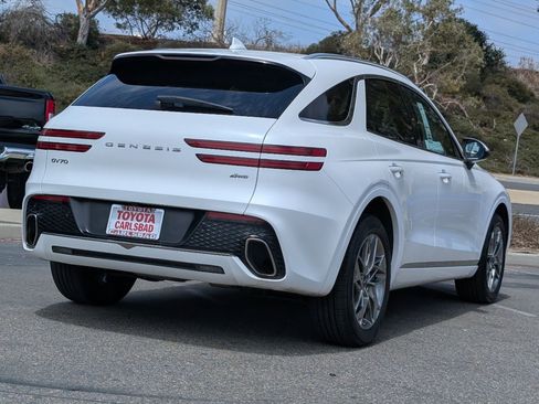 Used 2025 Genesis GV70 2.5T AWD/4WD image 13