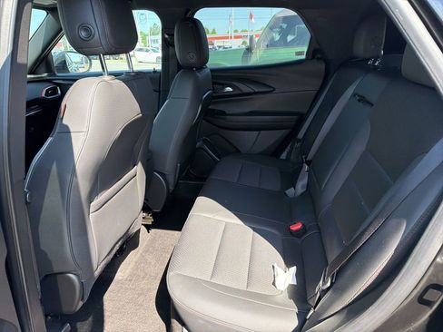 Used 2023 Chevrolet TrailBlazer RS w/ Sun and Liftgate Package FWD image 4
