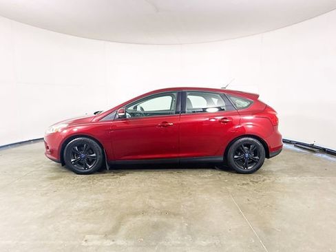 Used 2013 Ford Focus SE w/ SE Winter Pkg FWD image 9