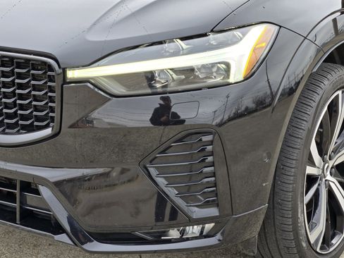 Used 2023 Volvo XC60 B5 Ultimate w/ Climate Package image 14