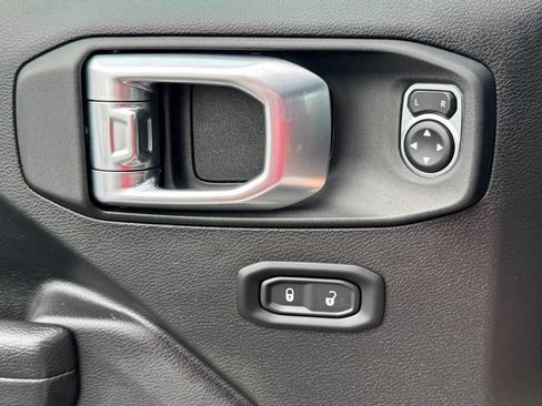Used 2022 Jeep Gladiator Sport AWD/4WD image 27