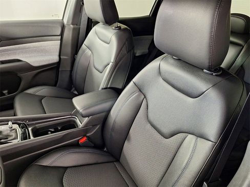 New 2026 Jeep Compass Latitude image 11