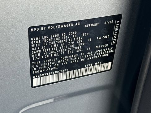 New 2025 Volkswagen ID. Buzz 1st Edition image 25