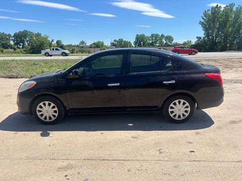 Used 2012 Nissan Versa SV w/ Convenience Pkg FWD image 10