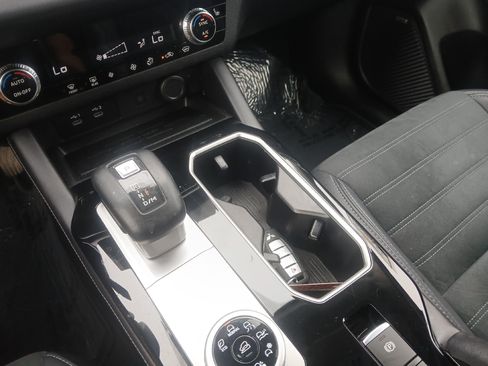 Used 2025 Mitsubishi Outlander SE AWD/4WD image 30