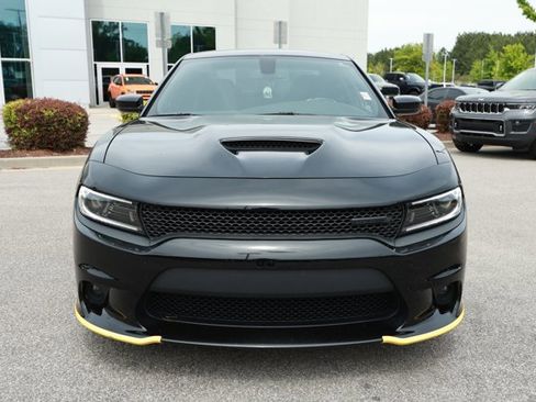 Used 2022 Dodge Charger R/T w/ Blacktop Package image 2