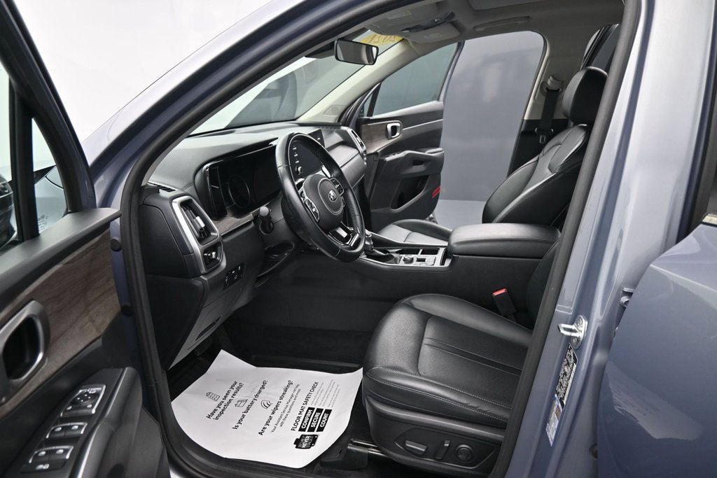 Used 2021 Kia Sorento EX w/ Panoramic Sunroof Package AWD/4WD image 17