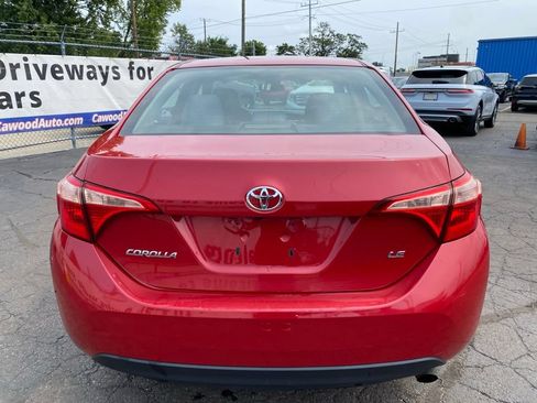 Used 2018 Toyota Corolla LE FWD image 3