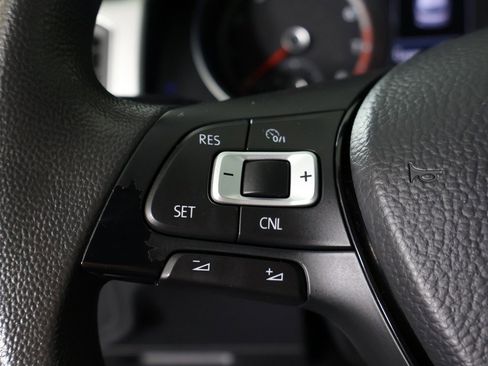 Used 2018 Volkswagen Atlas Launch Edition image 38