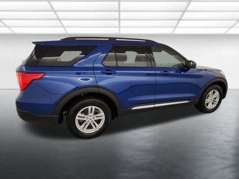 Used 2023 Ford Explorer XLT AWD/4WD image 8