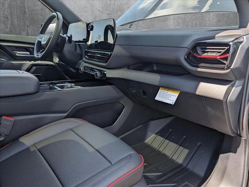 New 2024 Chevrolet Silverado EV RST image 19