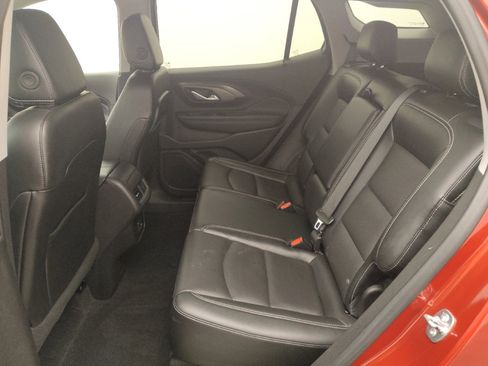Used 2024 GMC Terrain SLT w/ Elevation Edition FWD image 18