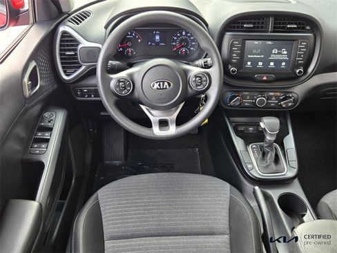 Certified 2021 Kia Soul S image 14