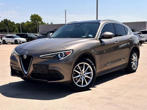 Used 2019 Alfa Romeo Stelvio Ti Lusso w/ Quick Order Package 22X Lusso AWD/4WD image 8