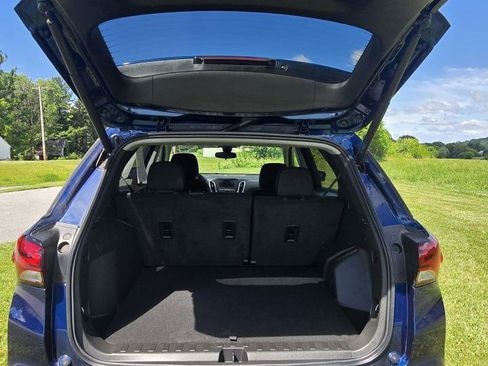 Used 2023 Chevrolet Equinox LT AWD/4WD image 9