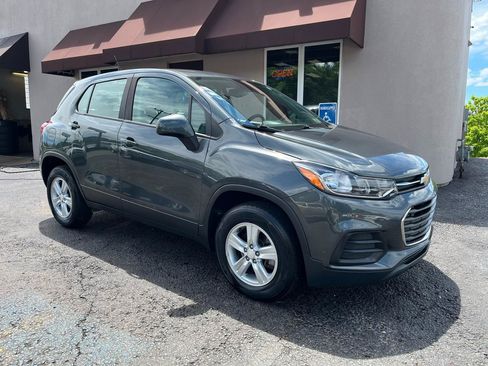 Used 2020 Chevrolet Trax LS AWD/4WD image 3