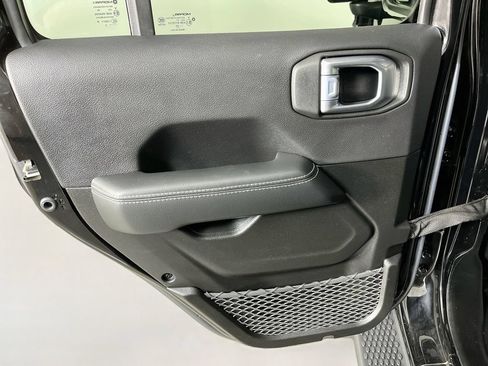 Used 2023 Jeep Wrangler Unlimited Sahara w/ Dual Top Group AWD/4WD image 31