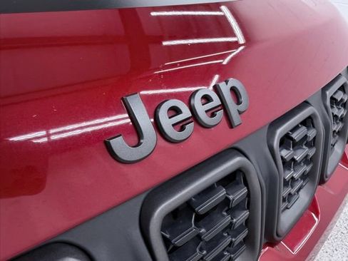 Used 2025 Jeep Compass Trailhawk AWD/4WD image 13