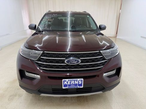 Used 2022 Ford Explorer XLT w/ Equipment Group 202A AWD/4WD image 8