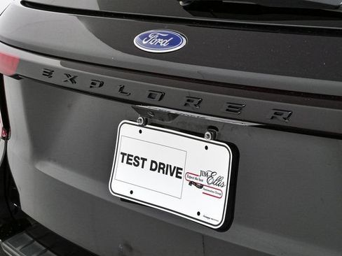 Used 2025 Ford Explorer ST AWD/4WD image 41