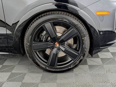 New 2026 Porsche Cayenne GTS image 14