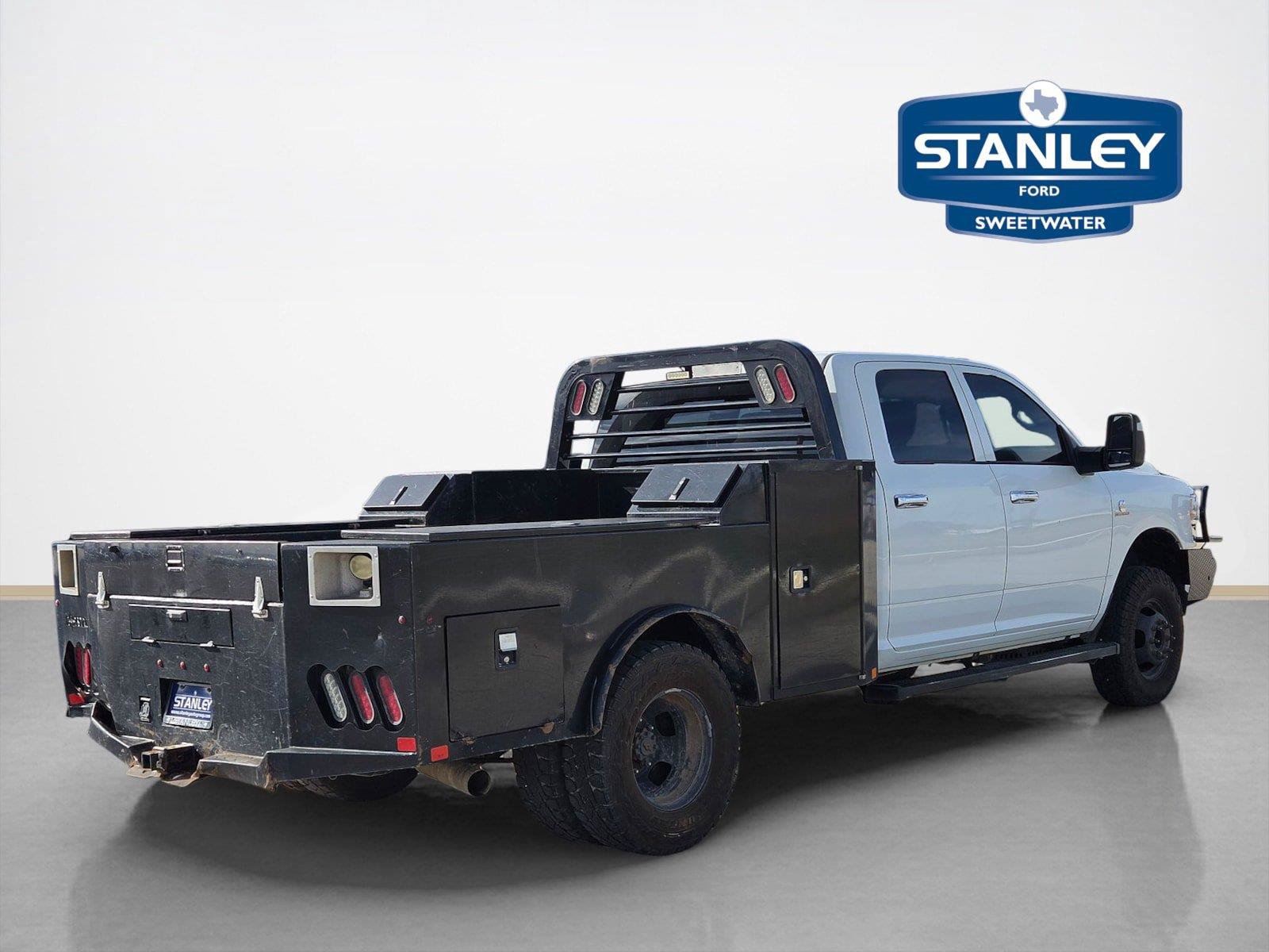 Used 2024 RAM 3500 Tradesman w/ Chrome Appearance Group AWD/4WD image 11