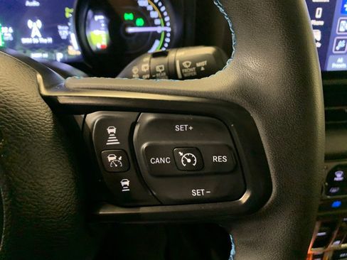 Used 2024 Jeep Wrangler Unlimited Rubicon 4xe w/ Convenience Group AWD/4WD image 21
