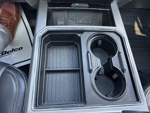 Used 2022 Ford F250 Lariat w/ Tremor Off-Road Package image 31