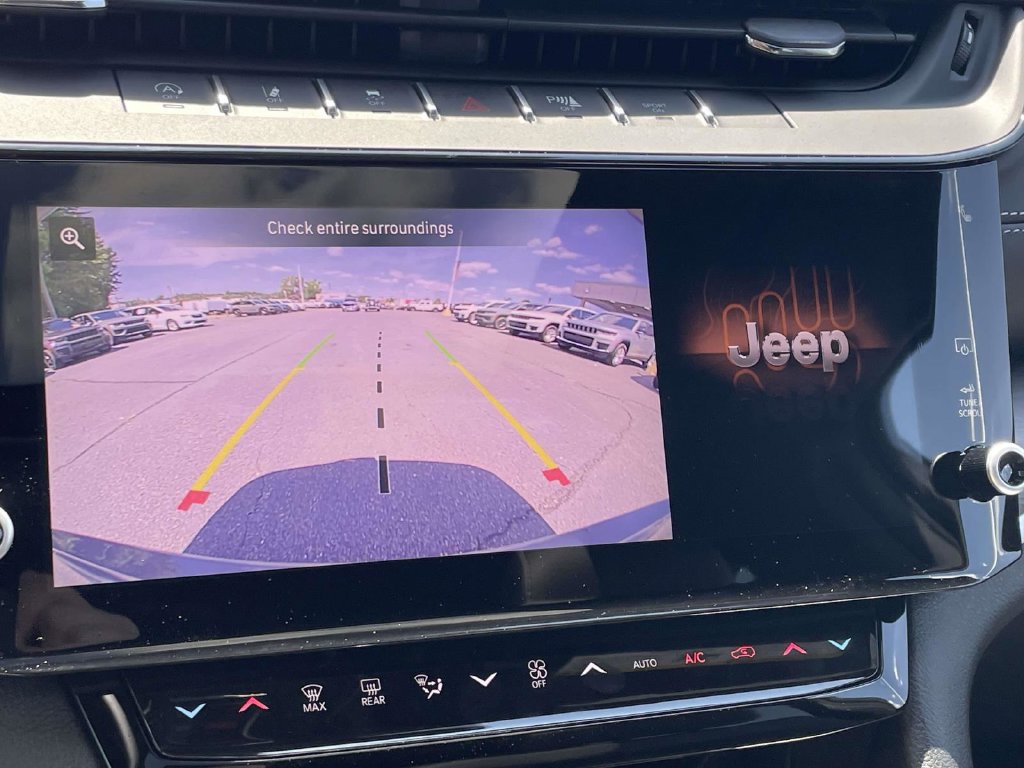 New 2027 Jeep Grand Cherokee Altitude RWD image 36