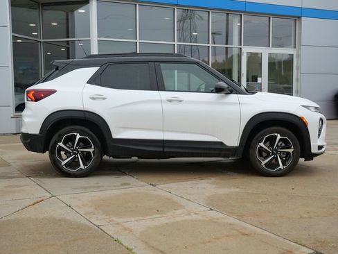Used 2023 Chevrolet TrailBlazer RS w/ Sun and Liftgate Package AWD/4WD image 8