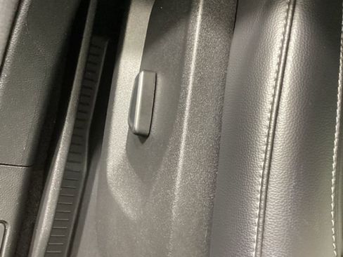 Used 2024 Ford Edge SEL w/ Convenience Package image 9