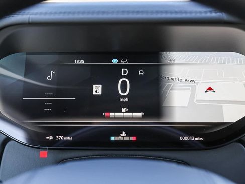 New 2025 Land Rover Range Rover Long Wheelbase SE image 22