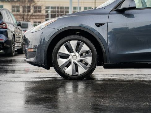 Used 2023 Tesla Model Y Long Range image 8