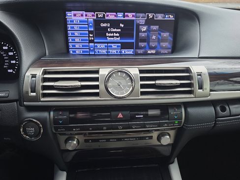 Used 2013 Lexus LS 460 image 24