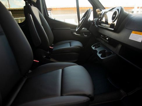 Used 2025 Mercedes-Benz Sprinter 2500 image 26