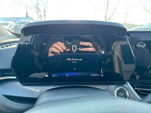 Used 2024 Chevrolet Trax ACTIV w/ Sunroof Package image 11