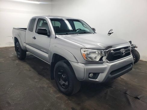 Used 2014 Toyota Tacoma 4x4 Access Cab V6 w/ SR5 Package image 3