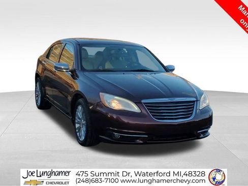 Used 2012 Chrysler 200 Limited image 2
