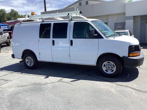 Used 2016 Chevrolet Express 2500 w/ Cold Climate Package RWD image 17