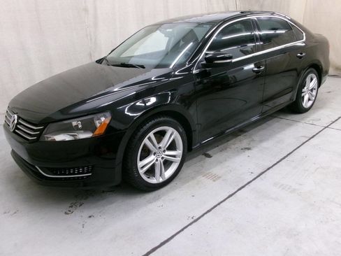 Used 2014 Volkswagen Passat 2.5 SE image 1