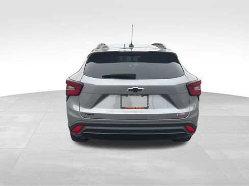 Used 2025 Chevrolet Trax RS w/ Driver Confidence Package image 4