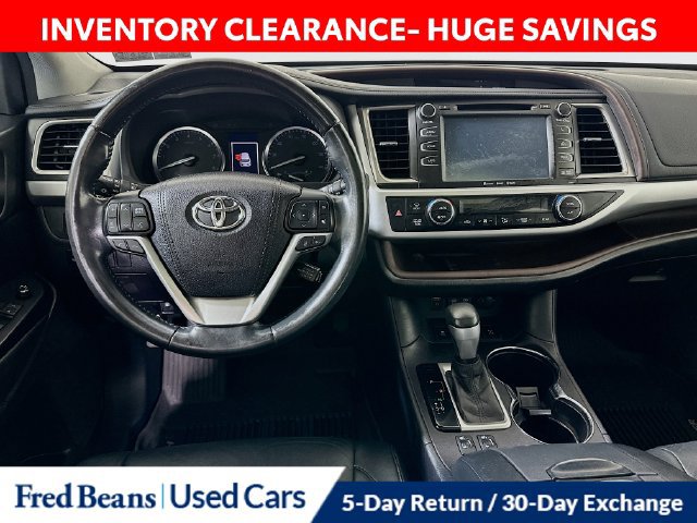 Used 2017 Toyota Highlander XLE AWD/4WD image 30