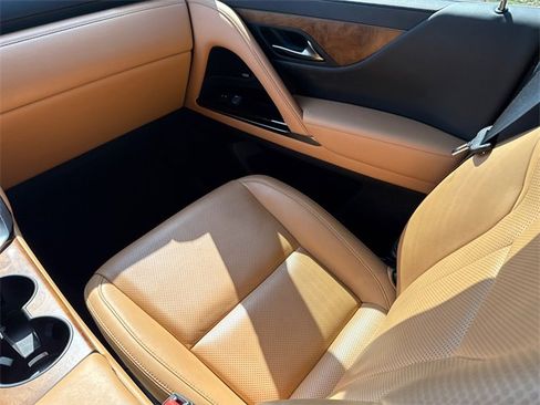 Used 2022 Lexus LX 600 4WD w/ Accessory Package (Z1) image 15