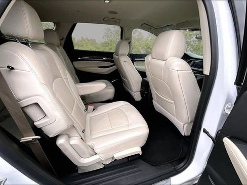 Used 2023 Buick Enclave Essence image 25