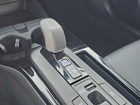 Certified 2026 Toyota Prius XLE FWD image 31