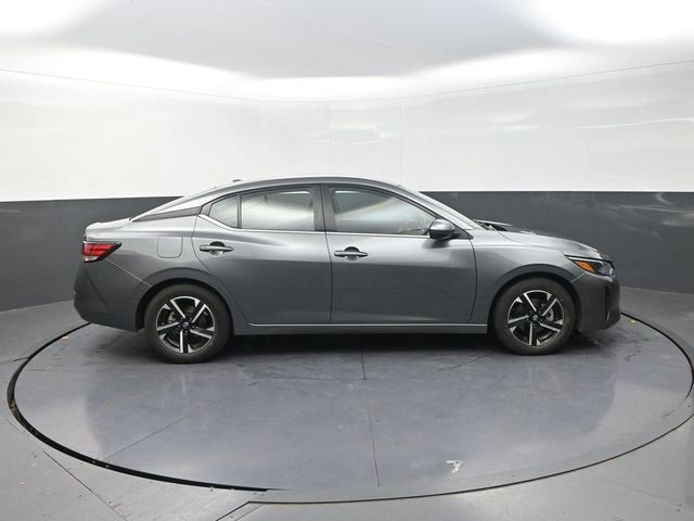 Used 2024 Nissan Sentra SV FWD image 9