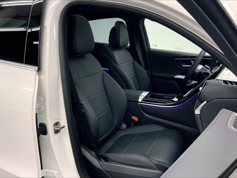 New 2026 Mercedes-Benz GLC 300 4MATIC image 3