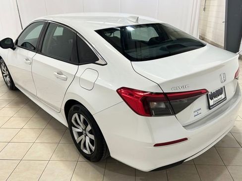 Used 2022 Honda Civic LX image 3