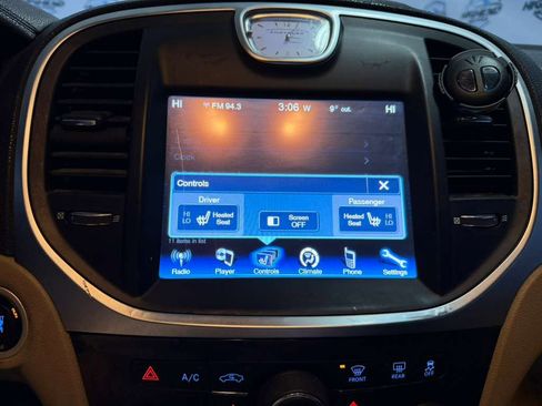 Used 2014 Chrysler 300 w/ Driver Convenience Group image 35