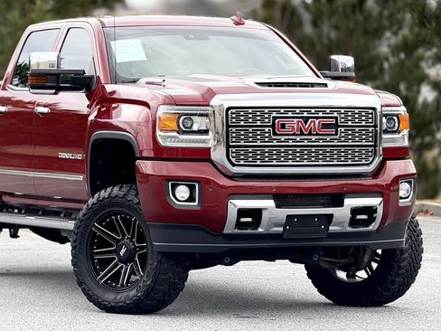 Used 2019 GMC Sierra 3500 Denali w/ Duramax Plus Package image 45
